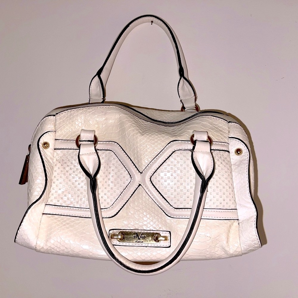 Versace 19V69 Luxurious White Satchel with Quilted Texture and Gold Accents - Picture 4 of 17